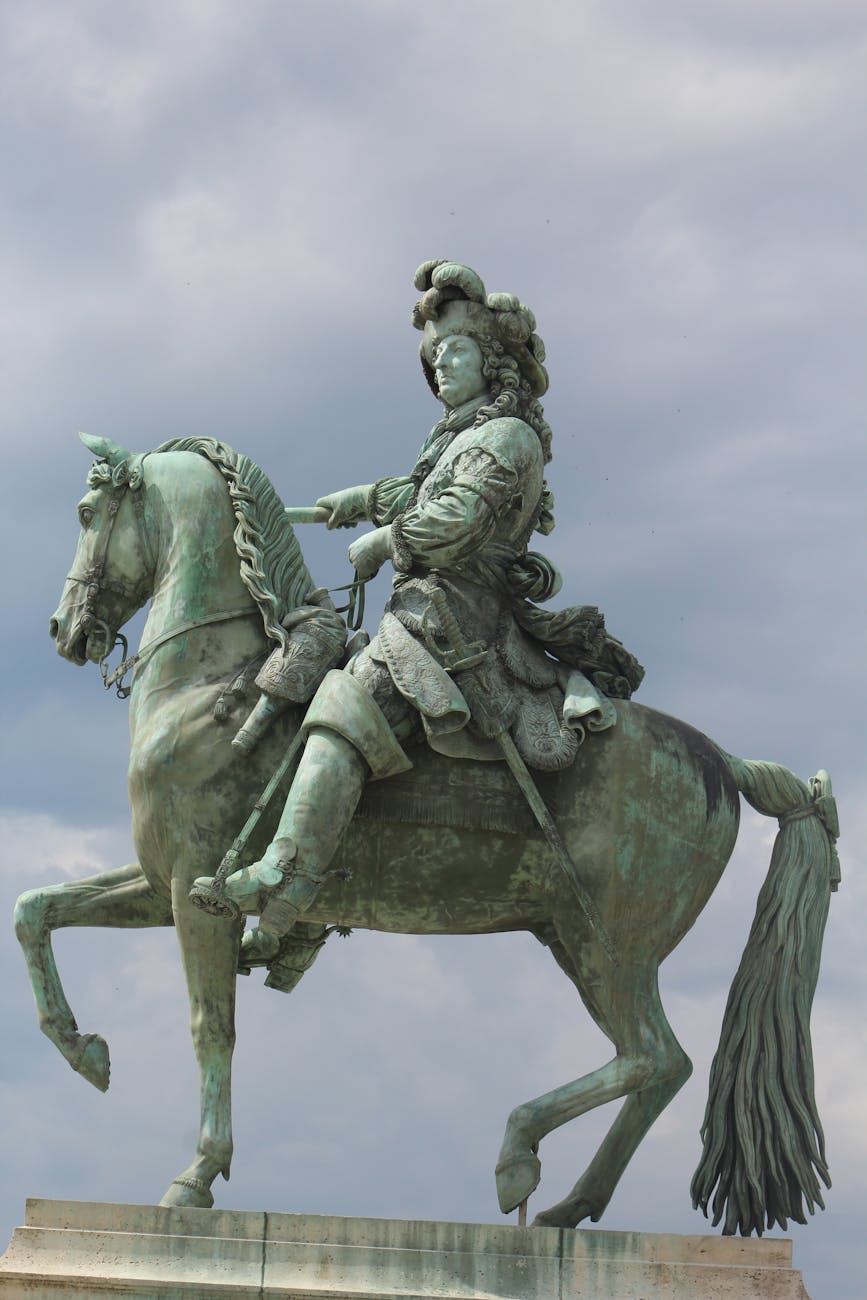 statue of knight on horse